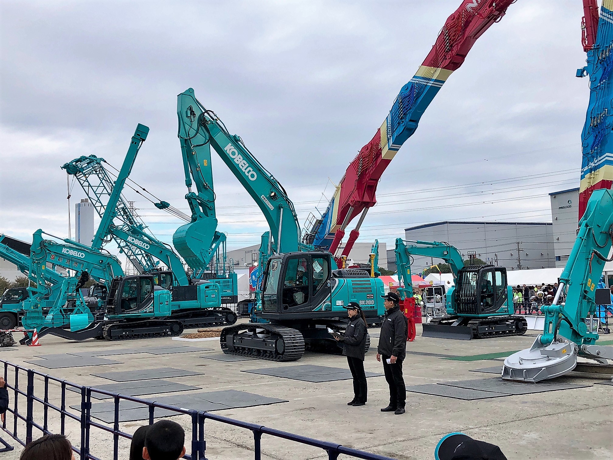DC220v電磁石付きコンクリート小割機1